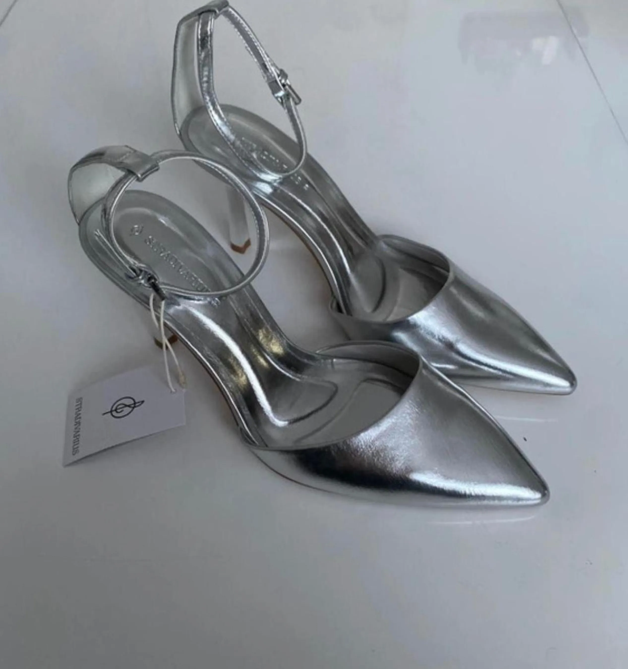 Sandale à talon Stradivarius