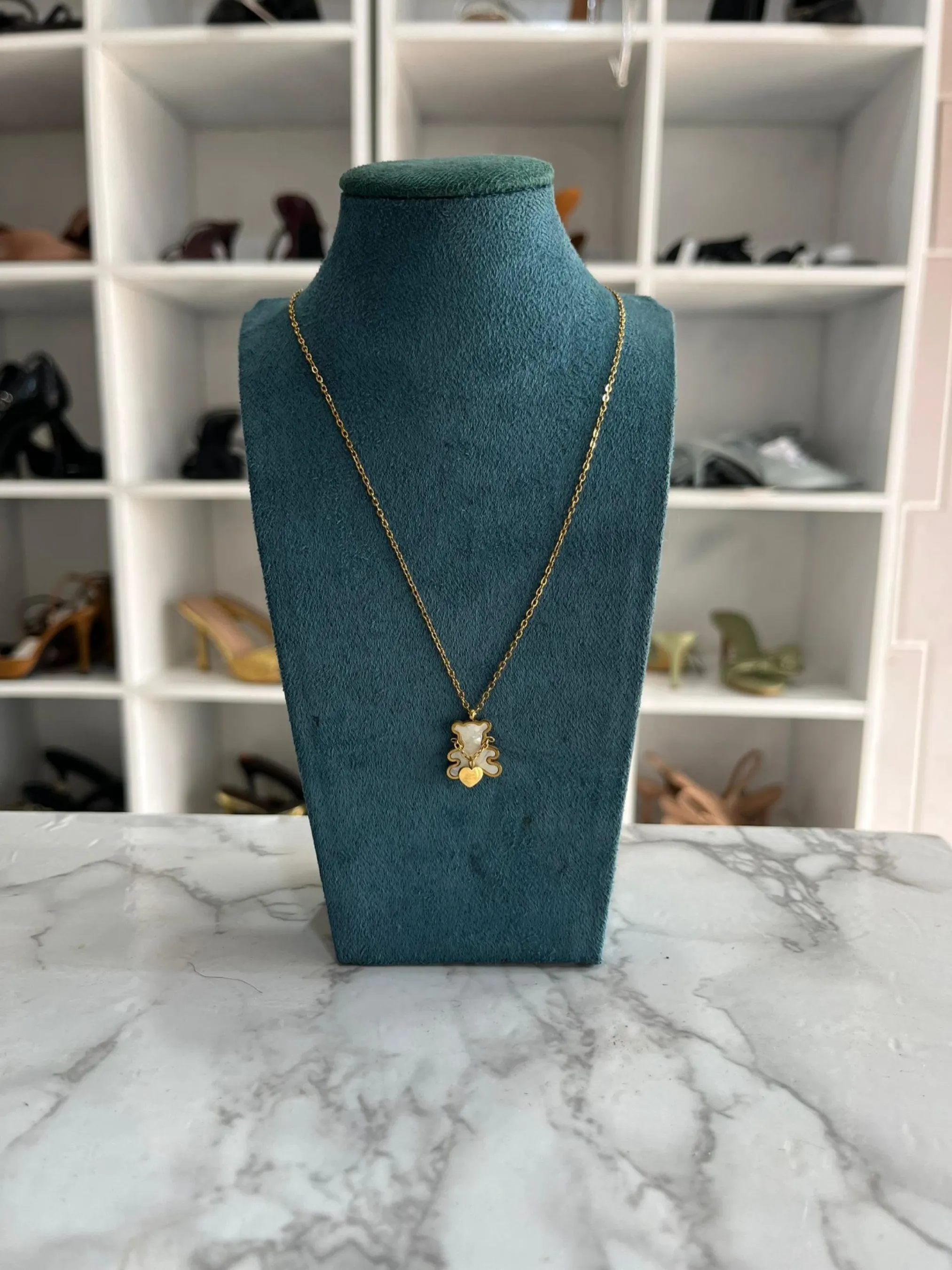 Collier à chaine doté dun petit