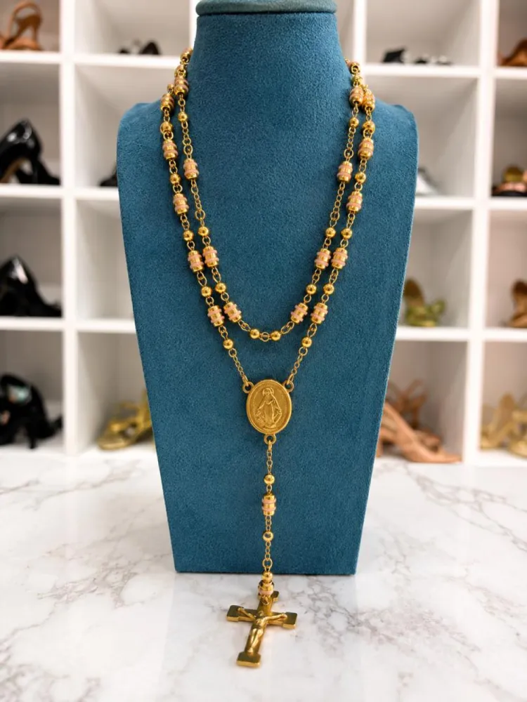 Collier doré en perle