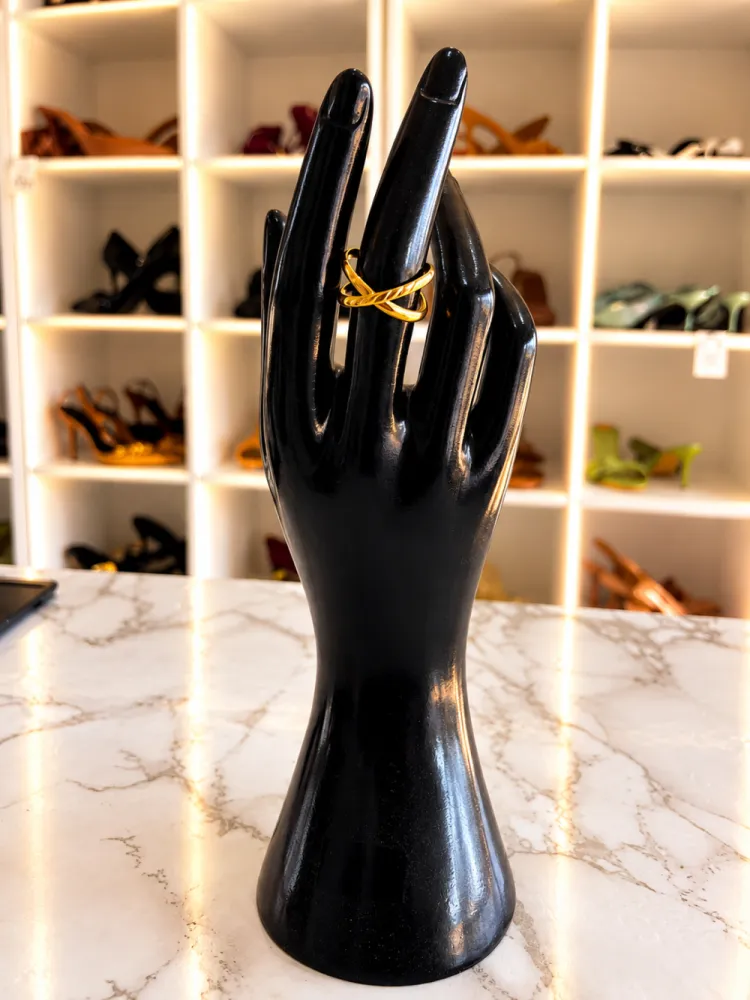 Bague dorée entrelacée