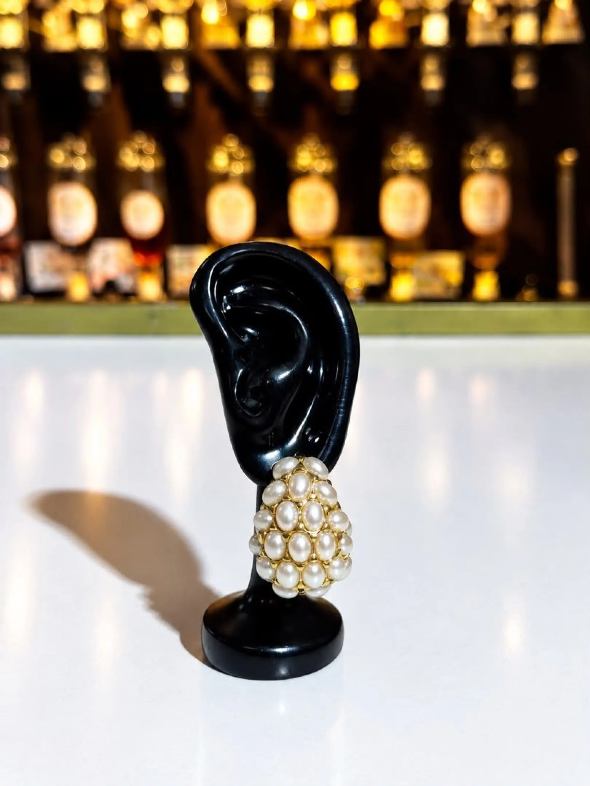 Boucle d'oreille dome en perles blanches