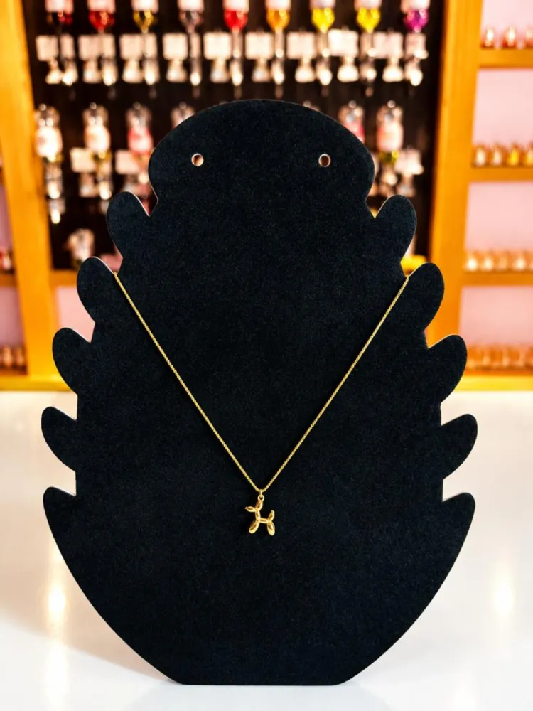 Collier doré pendentif  en forme deChien ballon