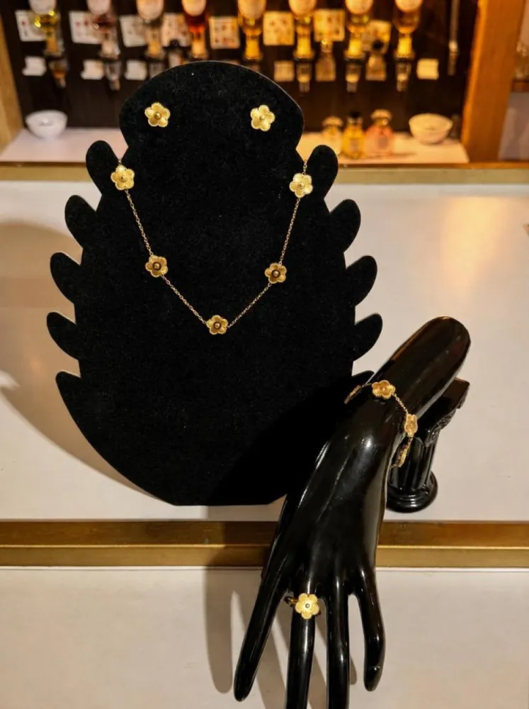 Ensemble de bijoux à fleurs 5 pétales