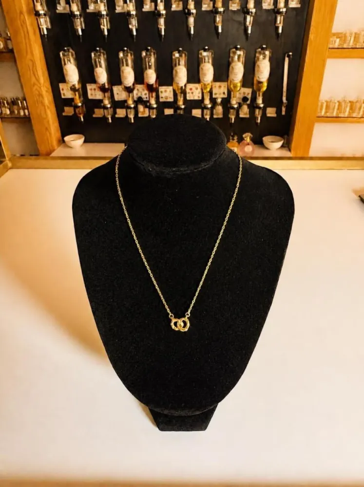 Collier anneau entrelacé
