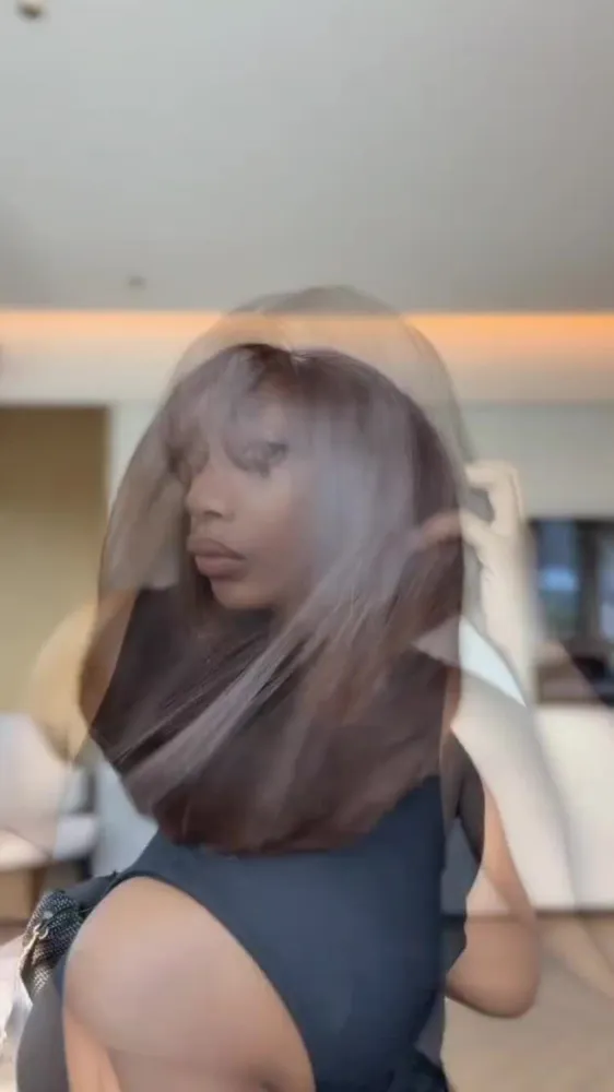 Collection CHEUVEUX RUSSES — perruques DDwig