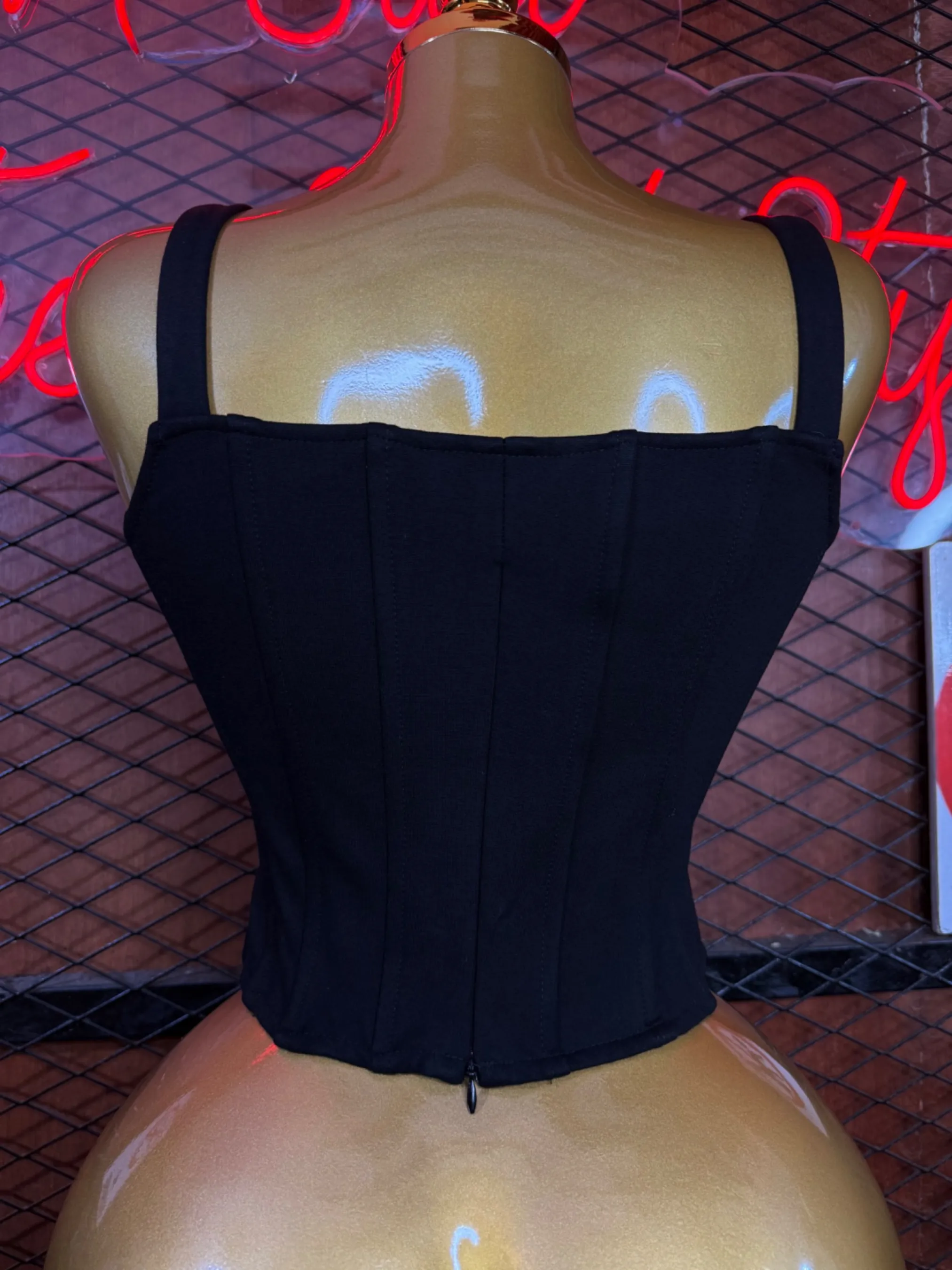 Corset en V ( avec faux os ) — vue 3
