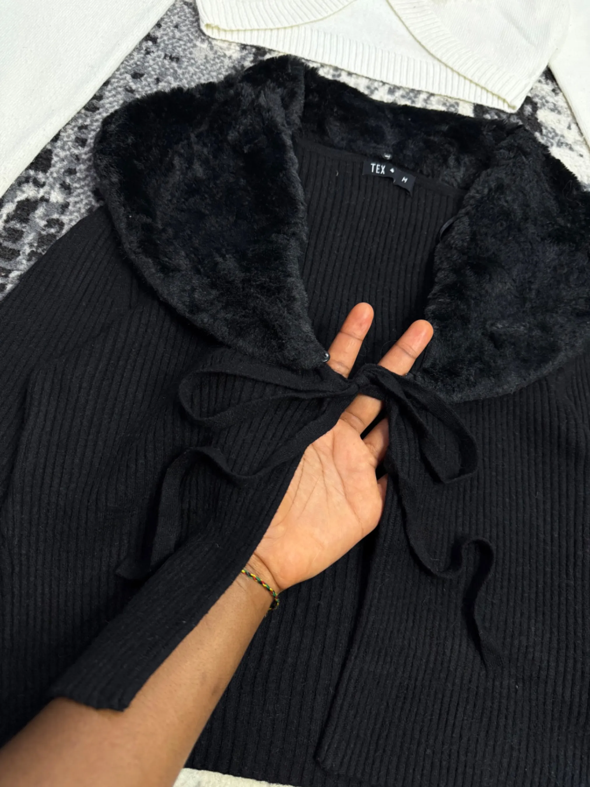 Tops avec encolures et manches en fourrure — vue 3