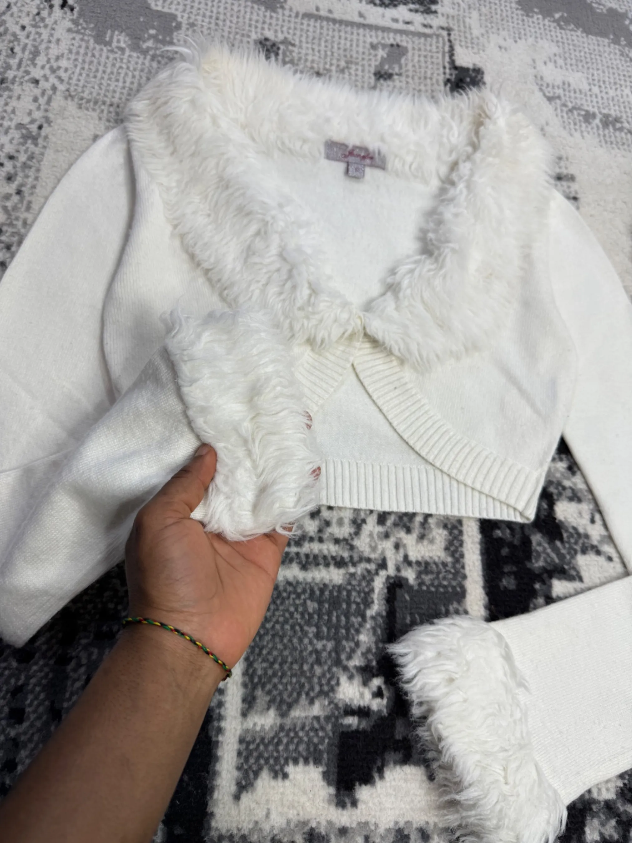 Tops avec encolures et manches en fourrure — vue 7