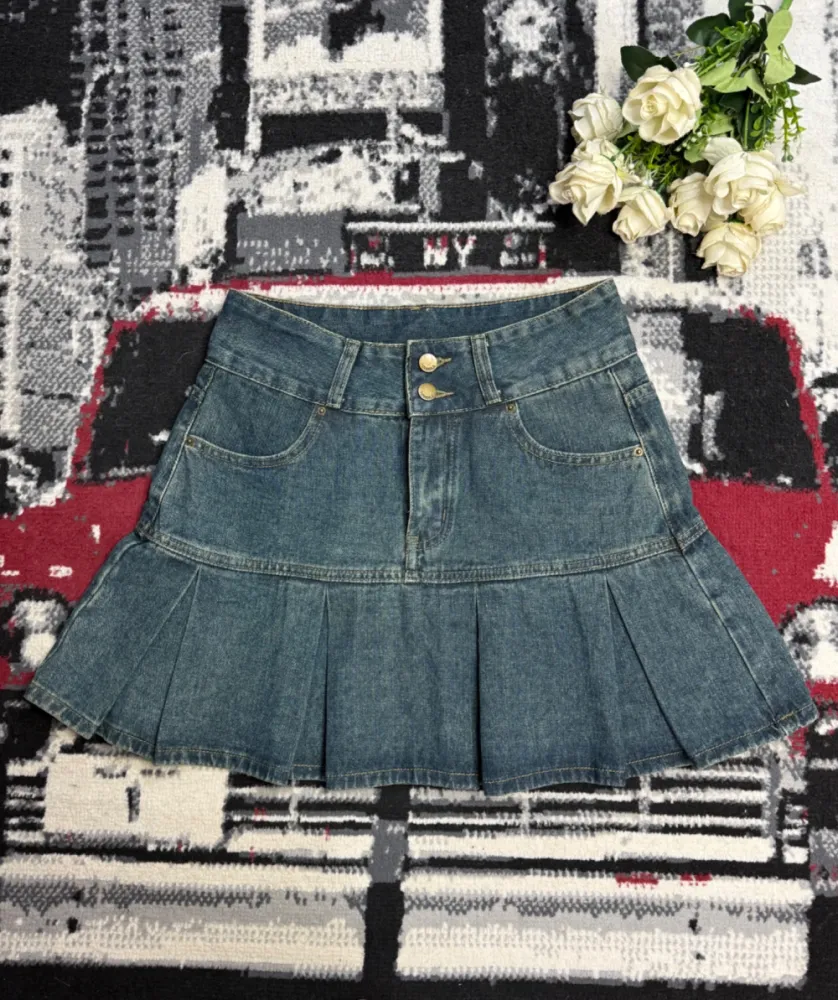 Mini jupe plissée en jean