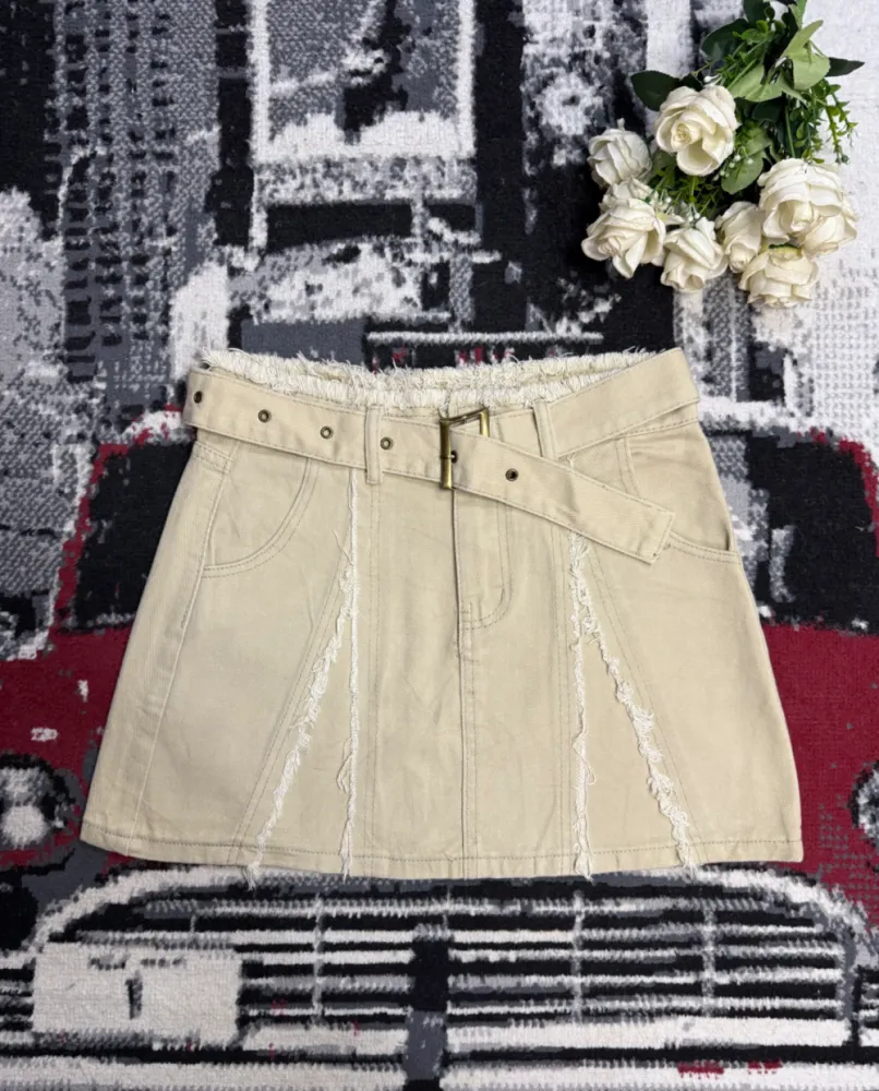 Mini jupe en jean avec ceinture
