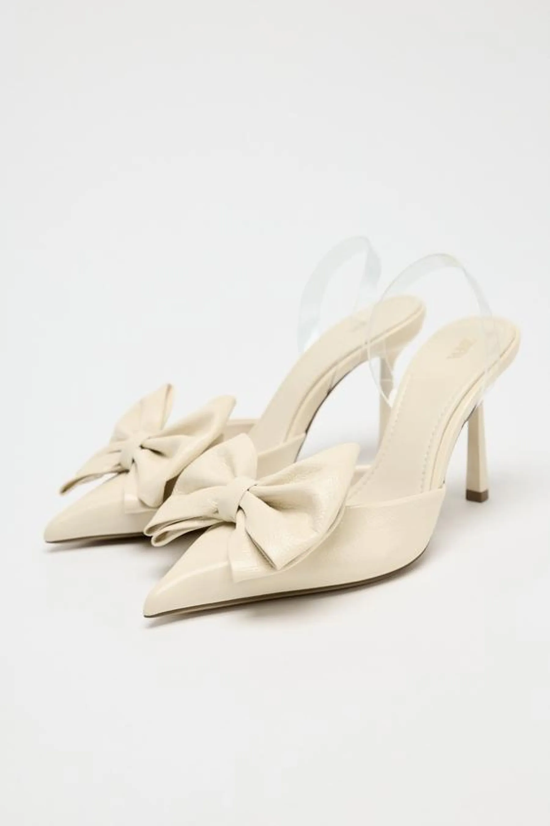 Sandale à talon ciré blanc cassé Zara